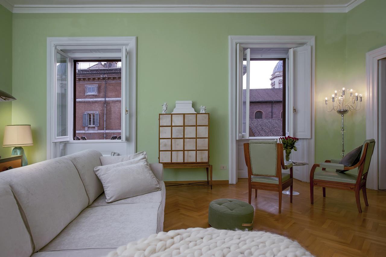 Illuminati House Apartment Rom