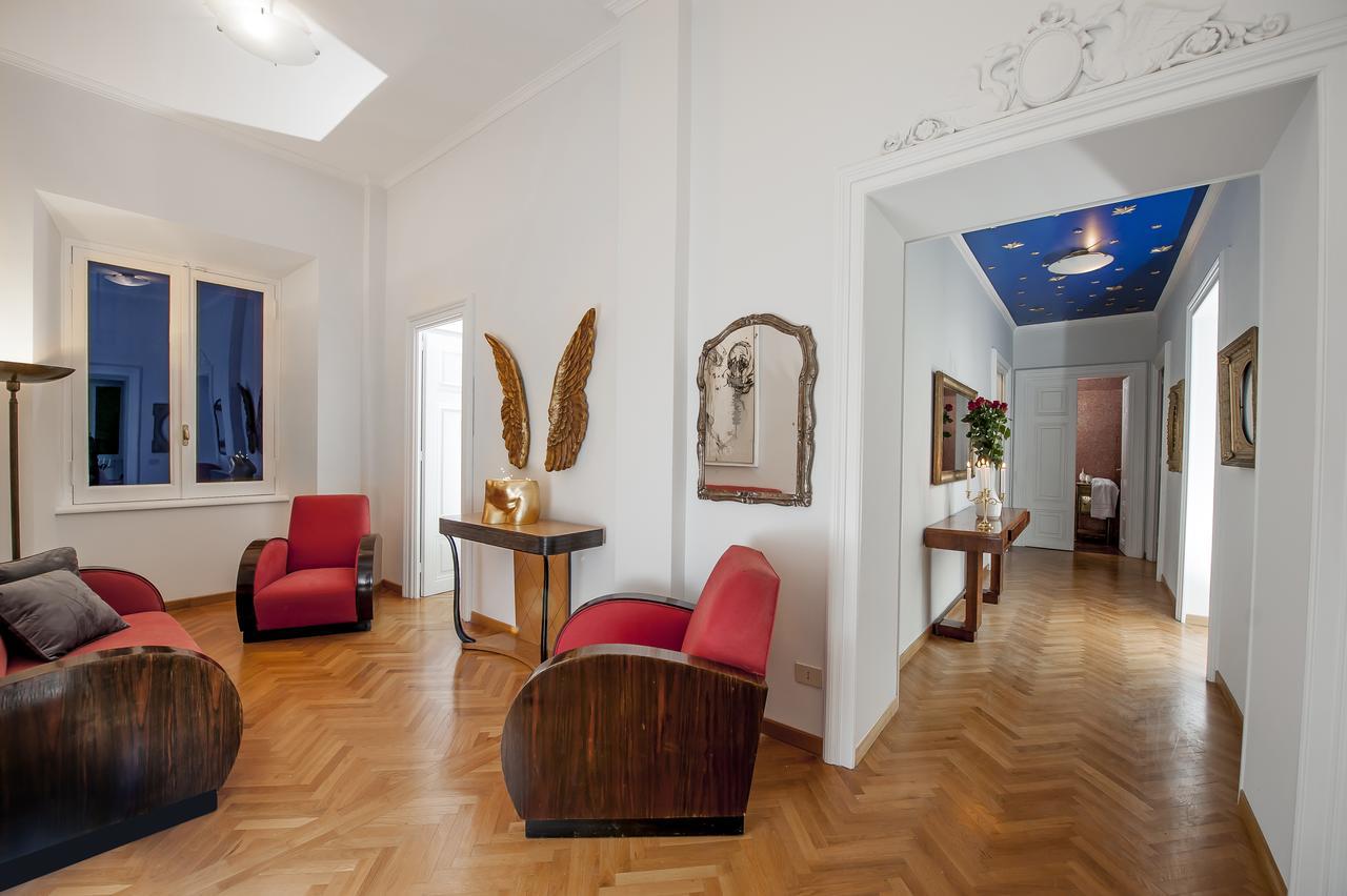 Apartment Illuminati House Rom